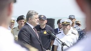 Интересы военнослужащих Украины, а также других простых людей Порошенко «выбросил на помойку» – политолог
