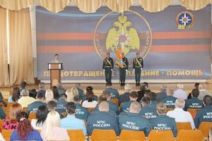 Крымских пожарных наградили в честь Дня пожарной охраны России