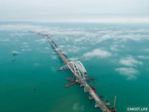 За первые 12 часов открытия Крымского моста был побит транспортный рекорд переправы