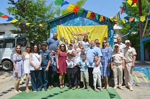 Севастопольские спасатели поздравили воспитанников и работников Социального приюта с днём защиты детей и 20-й годовщиной со дня образования