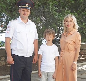 Сотрудники Госавтоинспекции оказали помощь жителю Севастополя вернуть забытый в маршрутке мобильный телефон