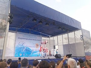 Международный фестиваль-конкурс «Дорогами успеха» прошёл в Алуште