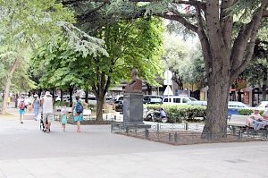 Благоустроена площадь поблизости от памятника Рузвельту в Ялте, — ОНФ