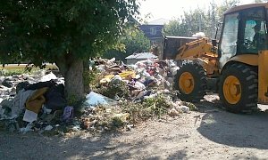 Администрация Симферополя вынуждена сократить число выездов для уборки стихийных свалок