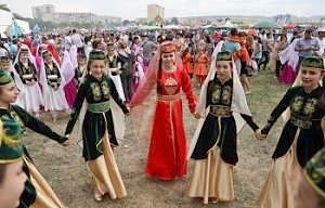 Крымские татары массово возвращаются в Крым за российскими паспортами