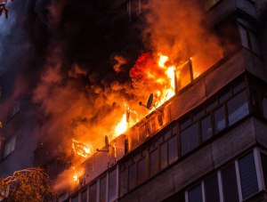 В Симферополе горела многоэтажка