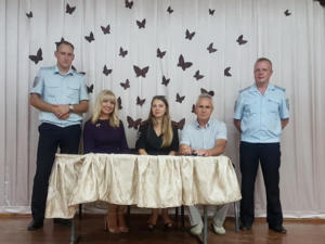 Симферопольские полицейские провели профориентационную акцию между молодежи