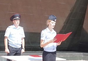 В Симферополе молодые полицейские приняли Присягу на верность Отечеству