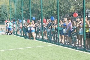 В Керчи открыли спортивную площадку для мини-футбола