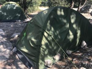 На особо охраняемой природной территории «Гора Кошка» туристы незаконно установили палатки