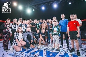 В Ялте определились все победители турнира по смешанным единоборствам