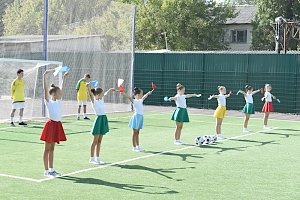 В столице Крыма открыли новый школьный стадион