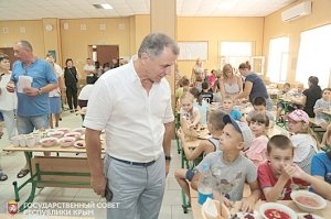 Дети из Армянска на отдых в Бахчисарайском районе чувствуют себя хорошо, - Владимир Константинов