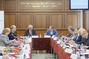 Владимир Колокольцев и члены Общественного совета при МВД России обсудили вопросы безопасности дорожного движения