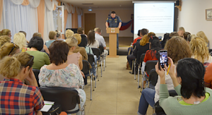 Сотрудники МЧС Севастополя постоянно проводят профилактические беседы о пожарной безопасности не только с учащимися образовательных заведений, однако и с их родителями