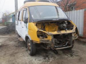 Хозяин ГАЗели в Крыму застал в машине мужчину, откручивающего автозапчастивающего