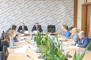 В крымском парламенте обсудили проблему доступности онкологической помощи в республике