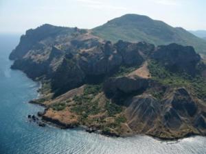 За прошедшие сутки спасатели МЧС эвакуировали в горах Крыма трёх туристов