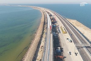 Шумозащита: на железнодорожных подходах к Крымскому мосту ставят акустические экраны