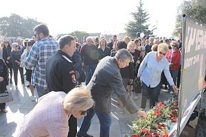В Ялте прошли заупокойные панихиды по погибшим в Керчи