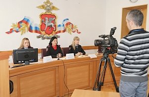 В Крыму поведали о порядке получения гражданами госуслуг МВД
