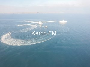 Три украинских военных корабля незаконно двигаются к Керченскому проливу