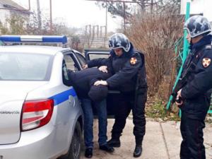 В Евпатории росгвардейцы задержали подозреваемого в грабеже
