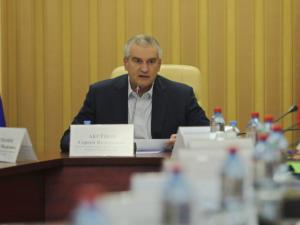 Глава Крыма за два года освободил от занимаемых должностей 40 человек, — Акшатин