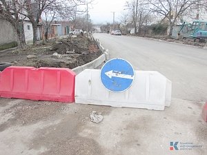 Фоторепортаж: Откроют ли завтра улицу Авиационную в столице Крыма?