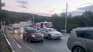 Кёрлинг по-крымски: сразу несколько ДТП на скользкой дороге произошло в окрестностях посёлка Партенит