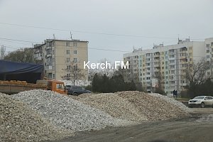 В Керчи возобновили ремонт дороги на Марата