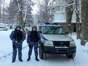 Росгвардейцы обнаружили в Армянске ушедшую из дома школьницу