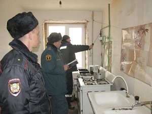 Сотрудники МЧС России осуществляют проверки газового оборудования в г. Красноперекопск