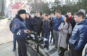 В МВД по Республике Крым состоялась акция «Студенческий десант»