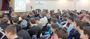 Сотрудники ГИБДД Севастополя провели урок дорожной безопасности для студентов колледжа