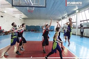 «Муссон» после десятого тура сохранил лидерство в мужском баскетбольном чемпионате Крыма