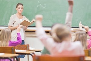 Молодые крымские учителя получат ежемесячную доплату