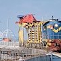 На Крымский мост уложена половина железнодорожного полотна