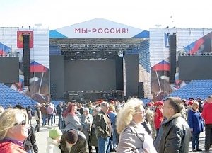 Севастополь празднует возвращение в родную гавань (ФОТО. ВИДЕО)