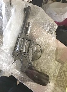 Полицейские нашли у жителя Белогорского района незаконно хранящийся револьвер, которому более 120 лет
