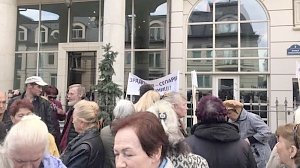 Порошенко организовал шумную шабашку поблизости от офиса Зеленского в Киеве