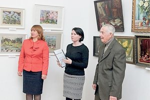 В столице Крыма проходит выставка картин ветерана Великой Отечественной войны