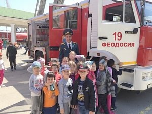 В г. Феодосия прошёл показ пожарно-спасательной техники