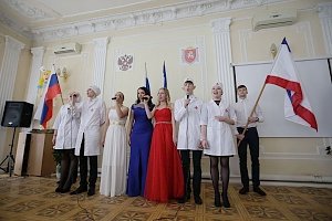 55 средних медработников в Крыму за шесть лет были награждены знаком «За милосердие им. Даши Севастопольской»