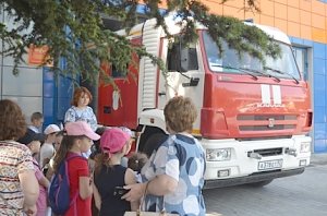 Экскурсия, которая запомнится. Школьники побывали в гостях у севастопольских пожарных