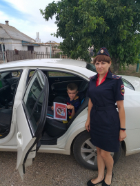 «Пристегнулся сам - пристегни ребенка!»: Госавтоинспекция Красногвардейского района проводит профилактическое мероприятие