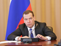 Медведев призвал эффективно ускорить освоение средств на нацпроекты в Крыму