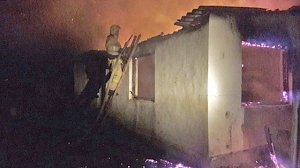 Газовый баллон взорвался в жилом доме в результате пожара в Раздольненском районе