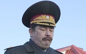 «… А танки почему-то не заводились», - генерал Кузьмук все машет кулаками после Крыма