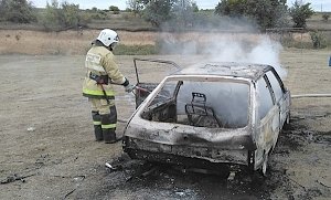 В Бахчисарайском районе на выходных сгорел легковой автомобиль